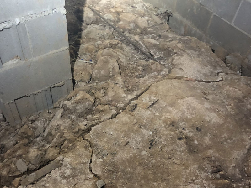 crawlspace damage and repair dig um up